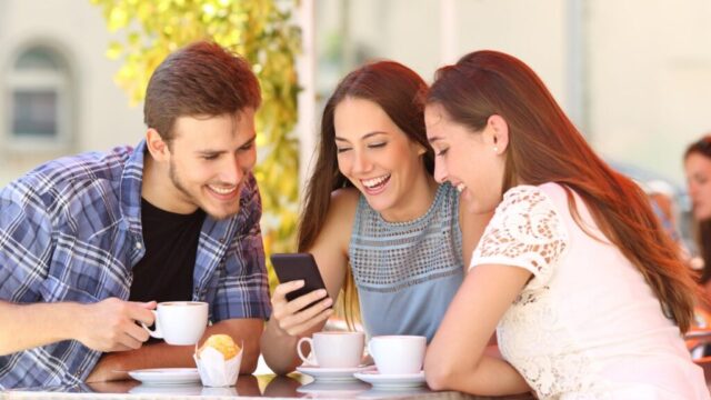 What is digital marketing - online channels concept