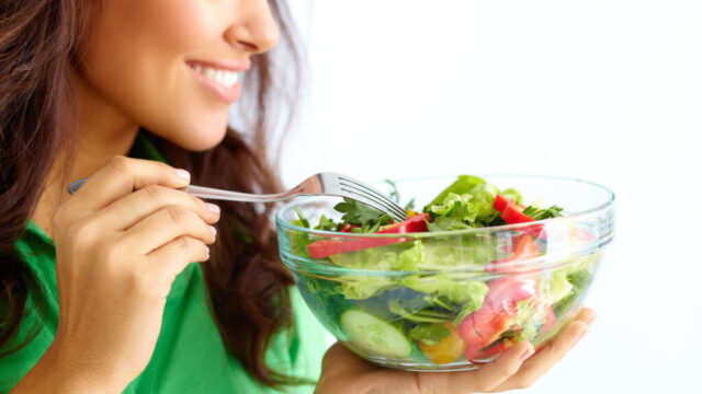 There are numerous benefits of eating a healthy diet