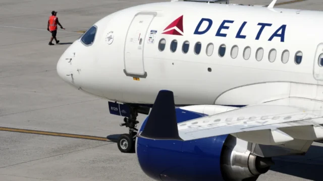 Most airlines recover swiftly from CrowdStrike tech outage, drawing federal attention. Learn about the impact, recovery, and one airline's ongoing struggle.